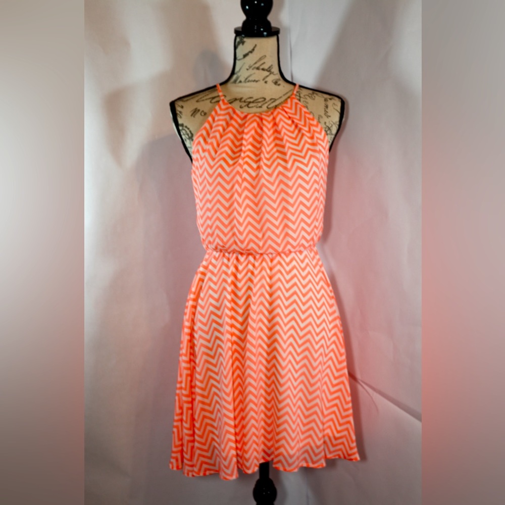 Lovely Takara coral and white spring / summer dress! NWOT